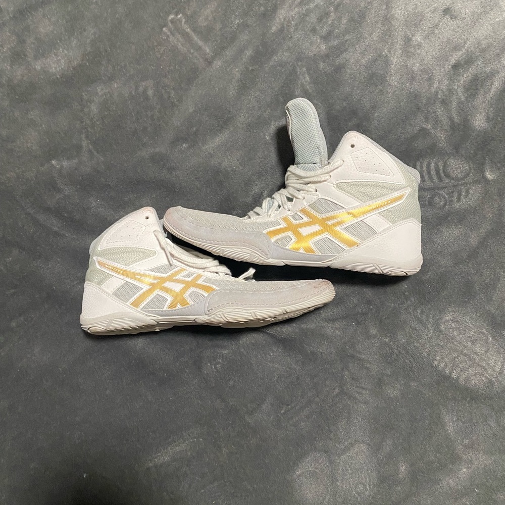 ASIC mat flexes size 8.5